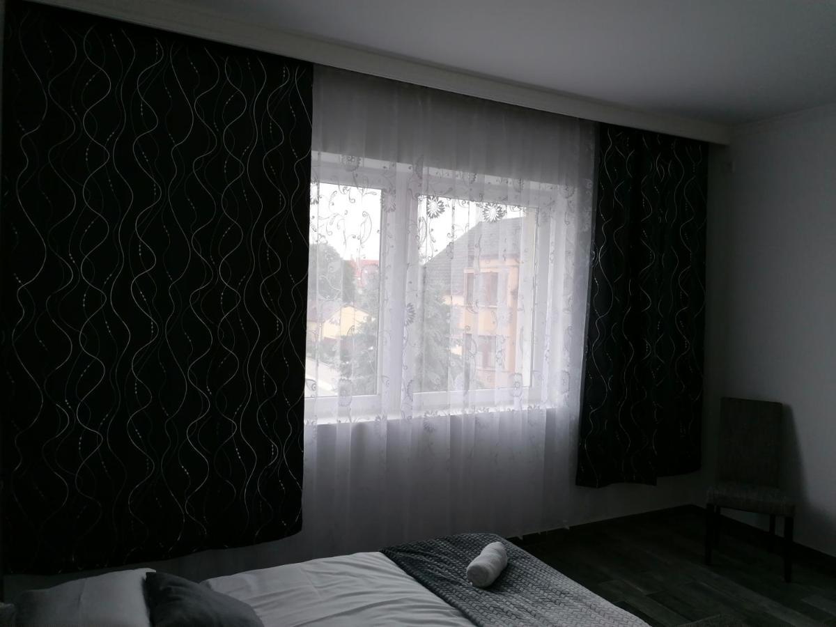 Napfeny Szallas Seghedin Exterior foto