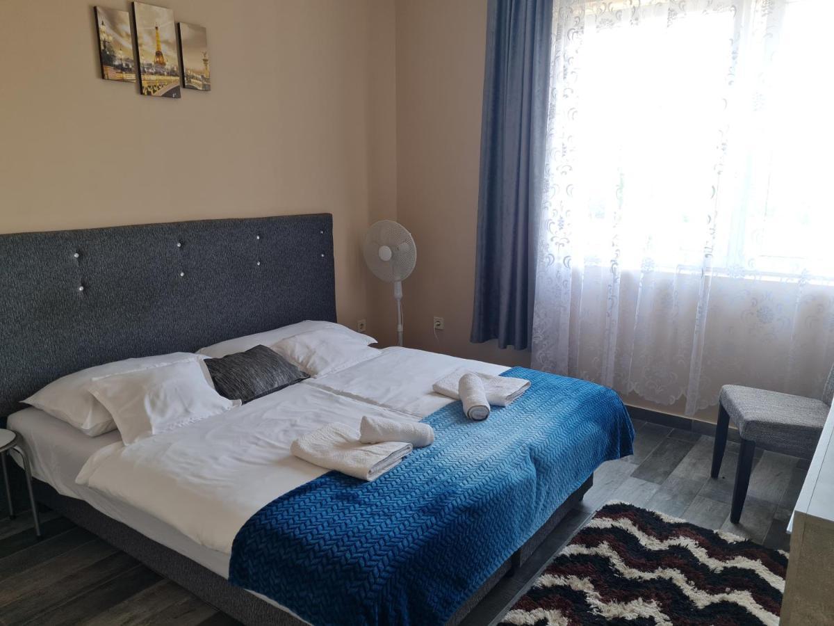 Napfeny Szallas Seghedin Exterior foto