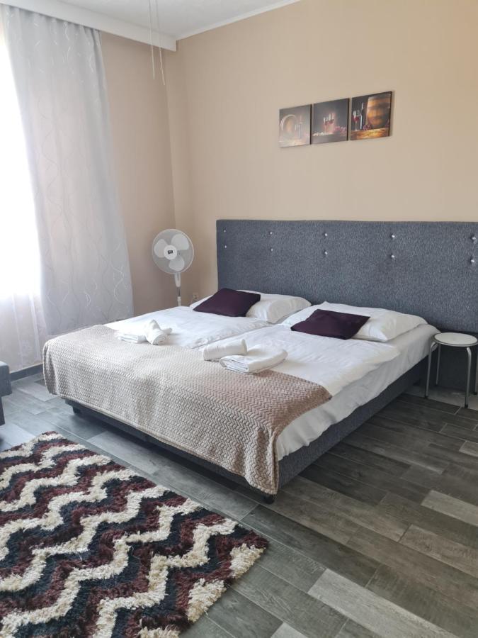Napfeny Szallas Seghedin Exterior foto